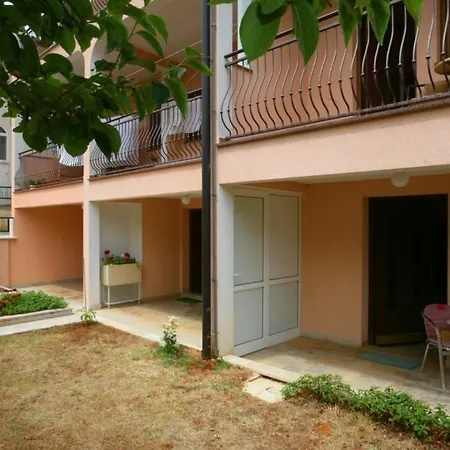Apartment In With Terrace, Wifi Porec